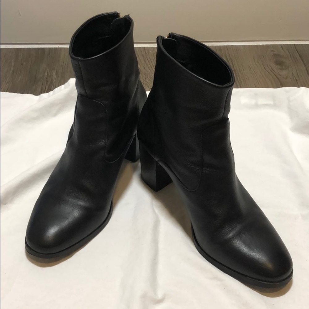 & Other Stories Black Leather Ankle Boots/Booties